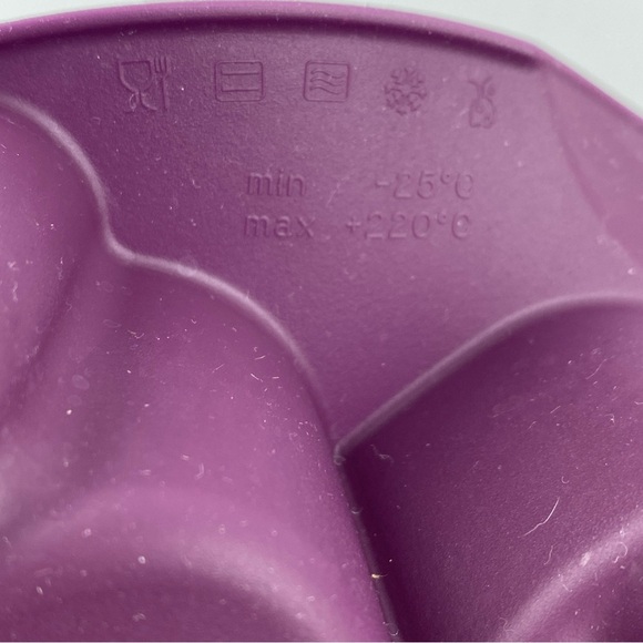 Tupperware Silicon Snowman Cake Pan / Mold Purple - Picture 5 of 8